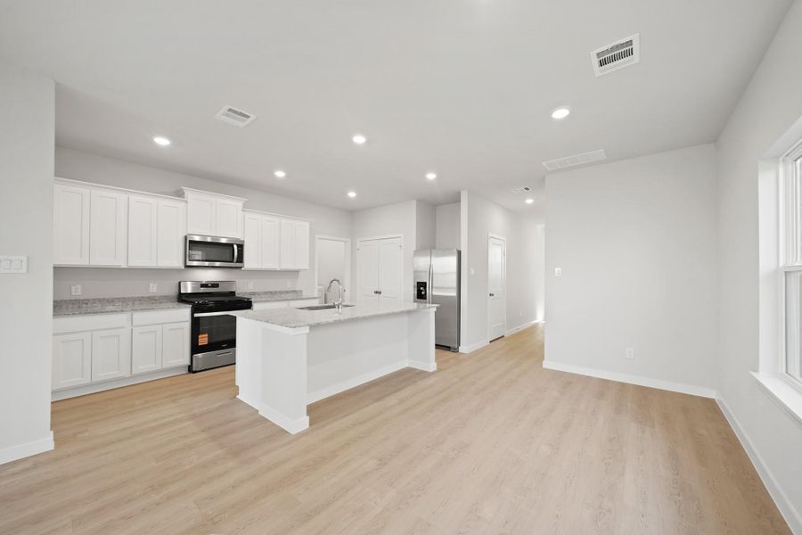 Furnished interior view inside a new home in Riverwood Ranch, Angleton (Image 11).