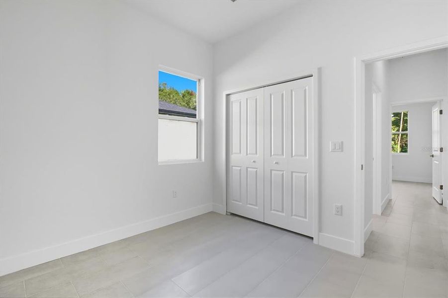 Spacious, unfurnished interior of a new home in , Dunnellon (Image 29).