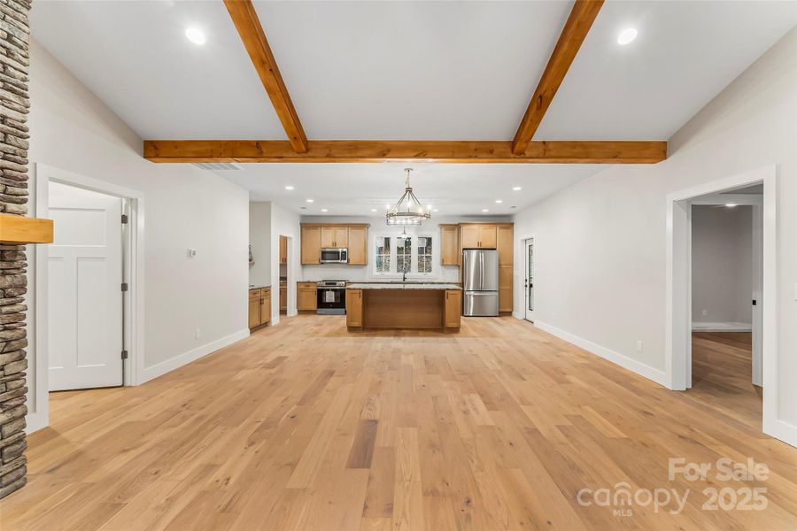 Spacious, unfurnished interior of a new home in , Nebo (Image 21).