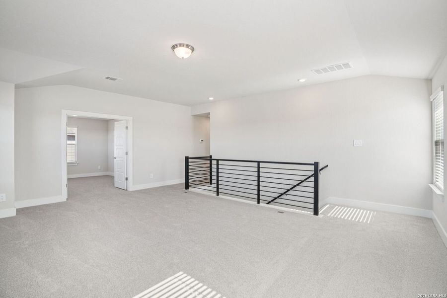 Spacious, unfurnished interior of a new home in Carmel Ranch, Schertz (Image 38).