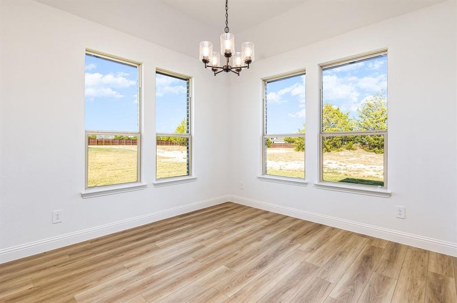 Spacious, unfurnished interior of a new home in Sagebrush Addition, Midlothian (Image 21).