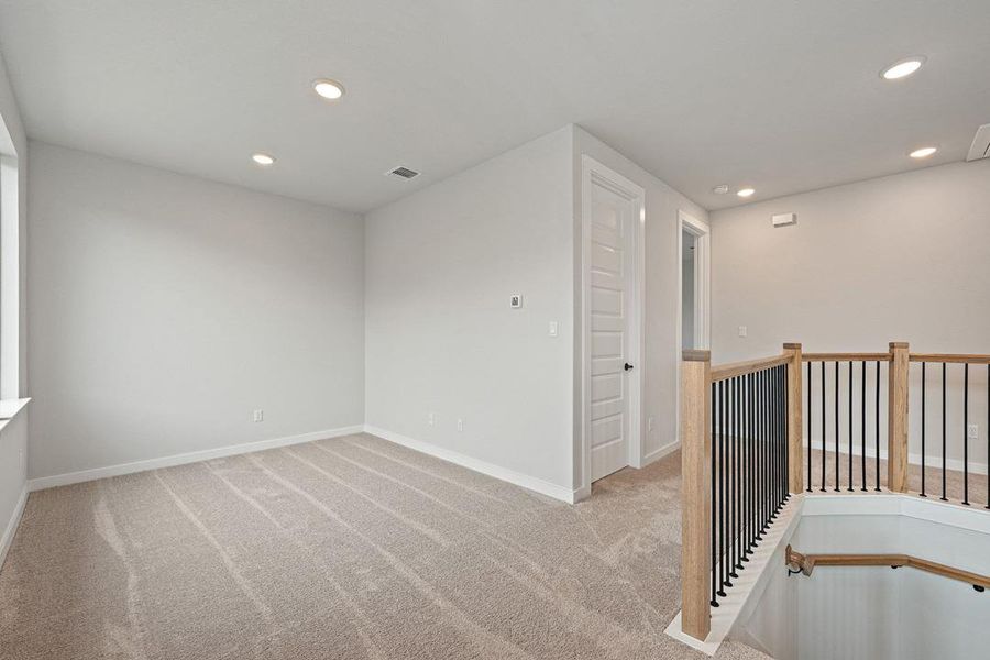 Spacious, unfurnished interior of a new home in Heritage, Dripping Springs (Image 28).