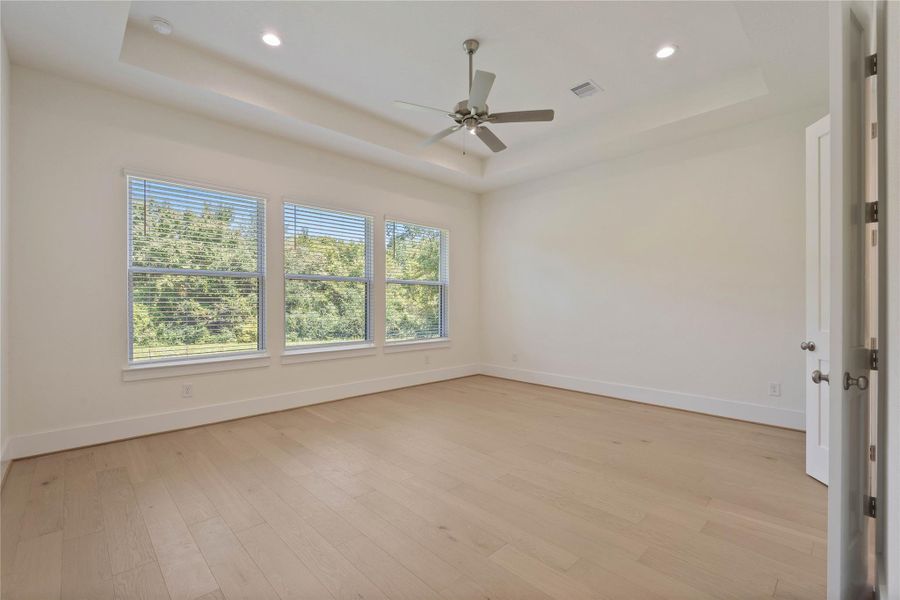 Spacious, unfurnished interior of a new home in Chapel Bend, Montgomery (Image 18).