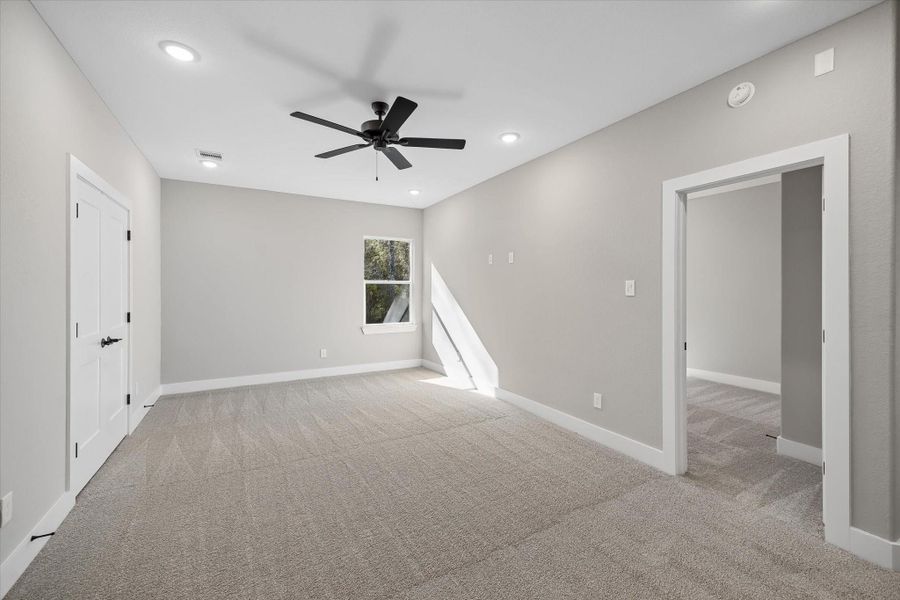 Spacious, unfurnished interior of a new home in , Huntsville (Image 31).