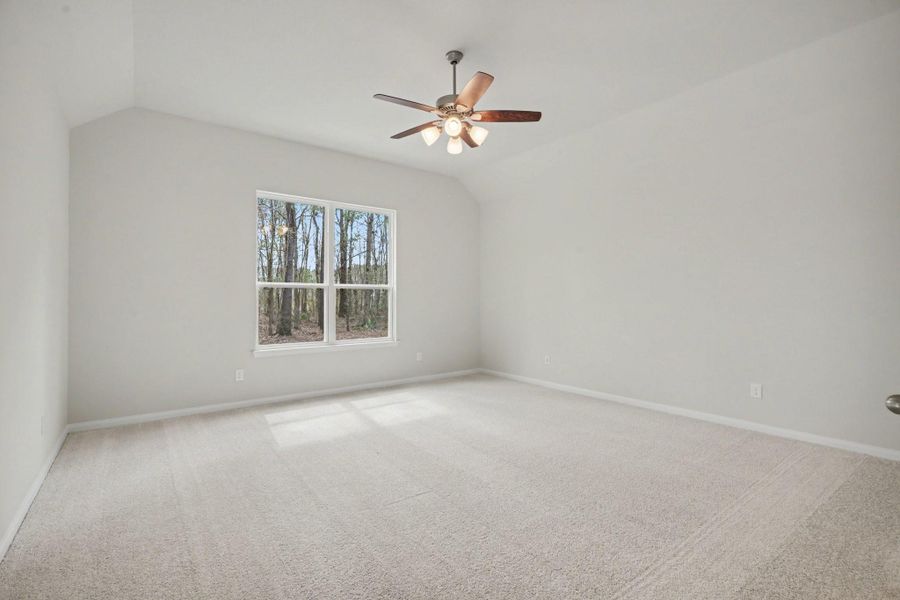 Spacious, unfurnished interior of a new home in Encino Estates, Dayton (Image 19).
