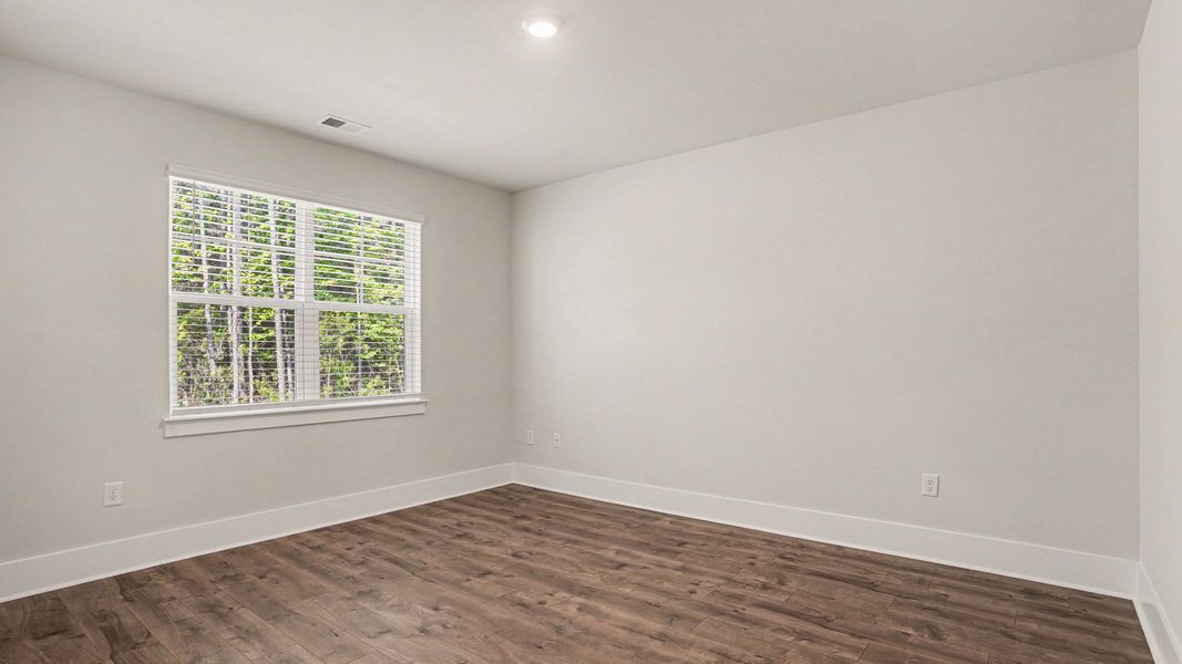 Spacious, unfurnished interior of a new home in Coastal Farms, Conway (Image 10).