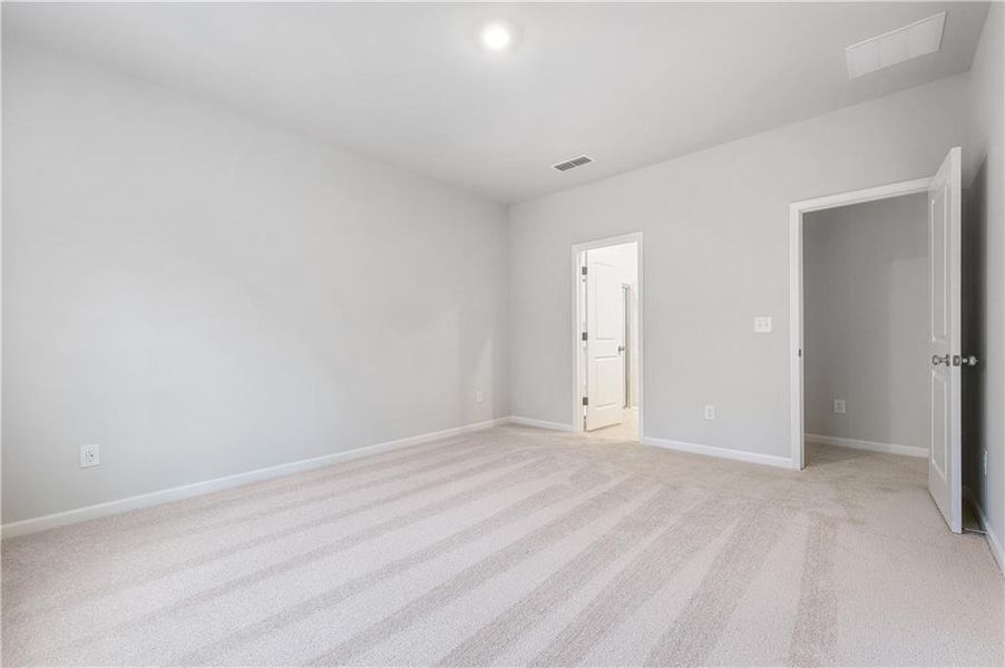 Spacious, unfurnished interior of a new home in Avery Ridge, Gainesville (Image 14).