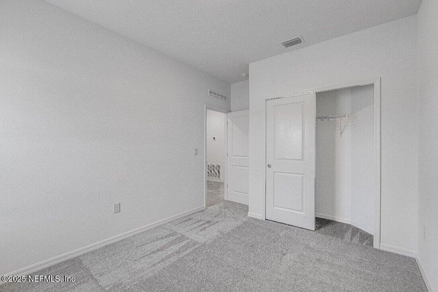 Spacious, unfurnished interior of a new home in Coopers Meadow, Jacksonville (Image 21).