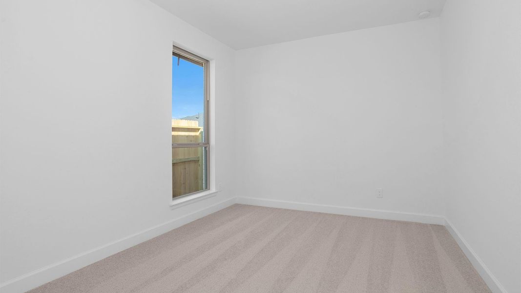 Spacious, unfurnished interior of a new home in Cross Creek West, Fulshear (Image 8).