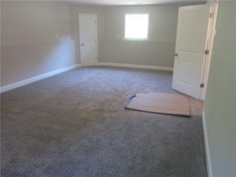 Spacious, unfurnished interior of a new home in , Dallas (Image 31).
