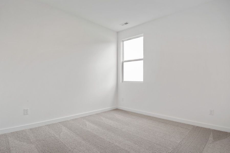 Spacious, unfurnished interior of a new home in Sage Farms, White House (Image 67).