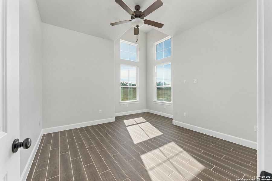 Spacious, unfurnished interior of a new home in , Spring Branch (Image 23).