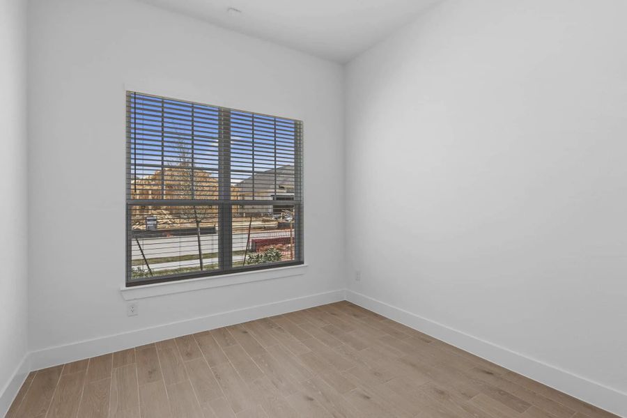 Spacious, unfurnished interior of a new home in Bridgeland, Elgin (Image 13).