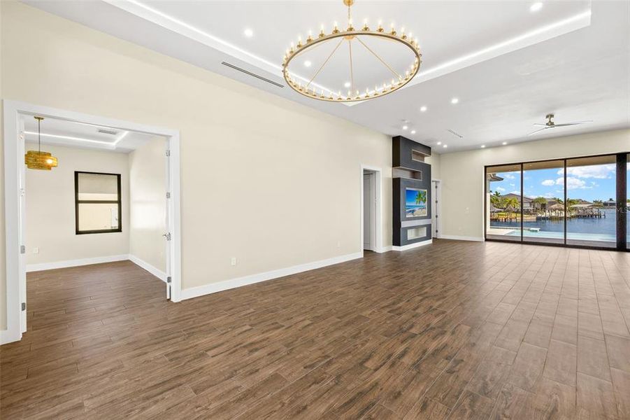 Spacious, unfurnished interior of a new home in , Cape Coral (Image 35).