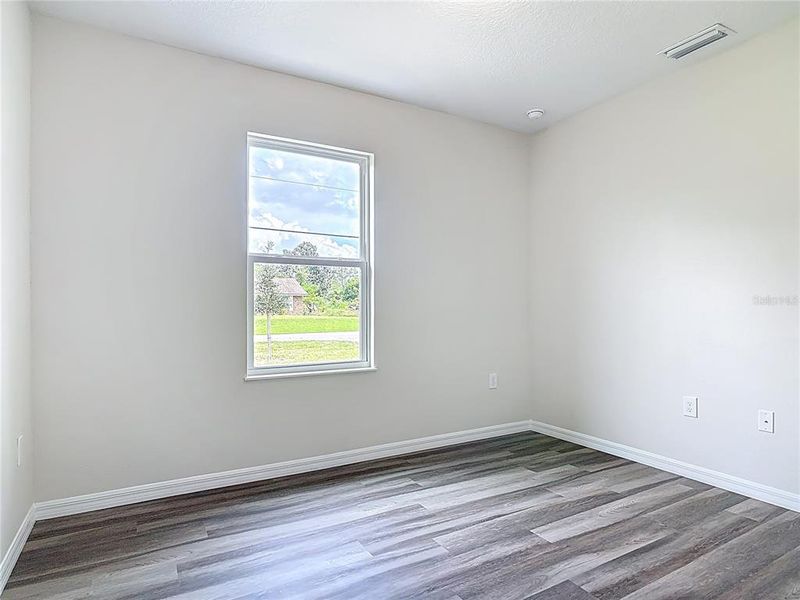 Spacious, unfurnished interior of a new home in , Deland (Image 33).