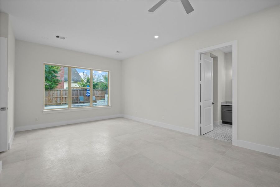 Spacious, unfurnished interior of a new home in , Spring (Image 24).