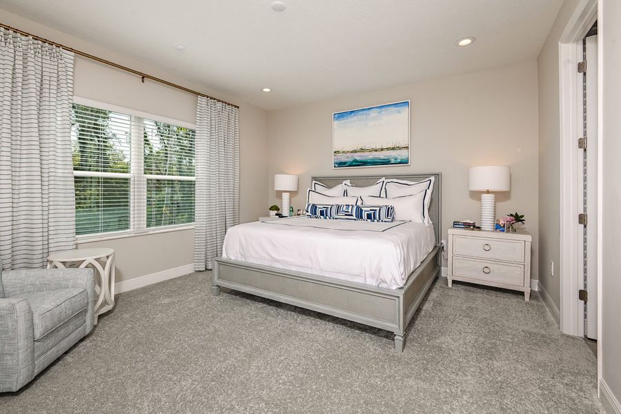 Representative furnished interior of a home built from the Dream 2 by Neal Communities in Palmera, Venice (Image 19).