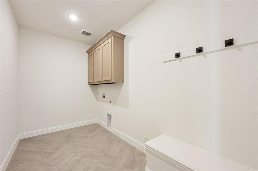 Spacious, unfurnished interior of a new home in Windsong Ranch Classic 61, Prosper (Image 37). Spacious, unfurnished interior of a new home in Windsong Ranch Classic 61, Prosper (Image 37).