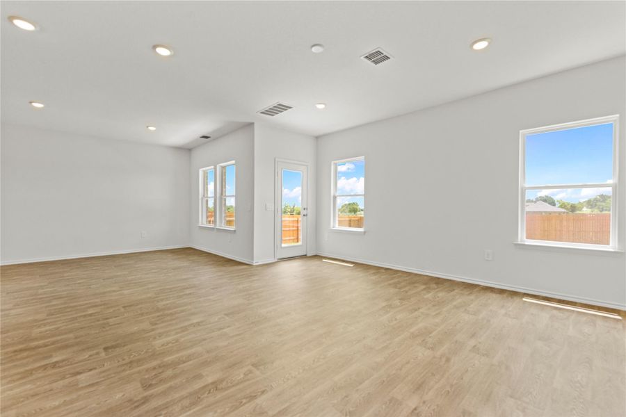 Spacious, unfurnished interior of a new home in Palomino, Manor (Image 12).