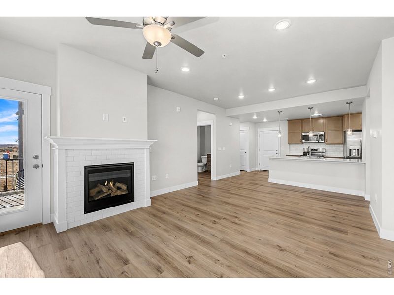 Spacious, unfurnished interior of a new home in Highlands at Fox Hill - The Flats, Longmont (Image 12).