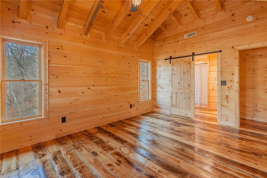 Spacious, unfurnished interior of a new home in , Ellijay (Image 8).