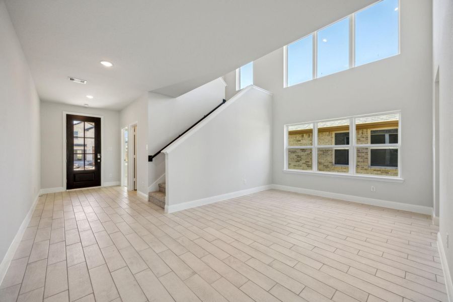 Spacious, unfurnished interior of a new home in Saint Tropez, Huffman (Image 19).