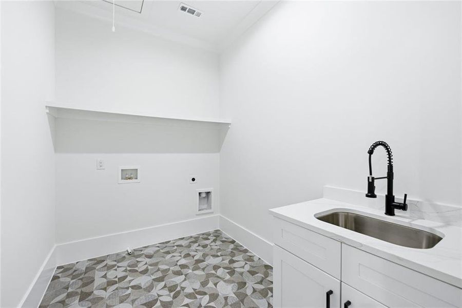 Spacious, unfurnished interior of a new home in , Lawrenceville (Image 39).