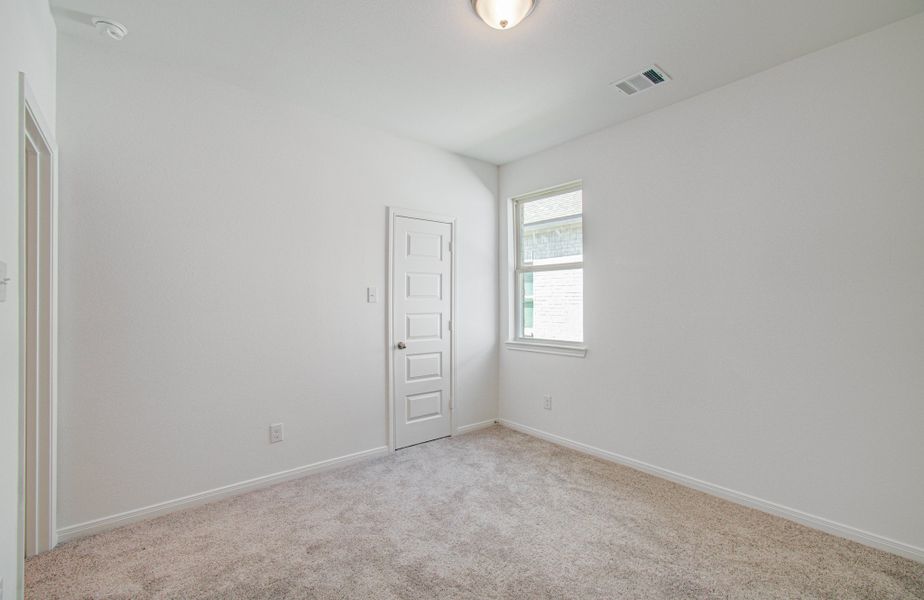 Spacious, unfurnished interior of a new home in Harmony Cove, Humble (Image 38).