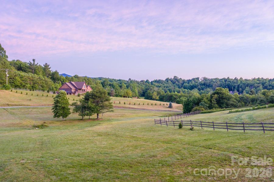 Natural landscape and outdoor views near in Blowing Rock (Image 32). Natural landscape and outdoor views near in Blowing Rock (Image 32).