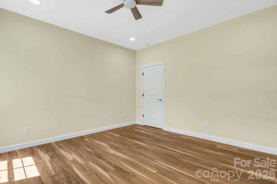 Spacious, unfurnished interior of a new home in , Forest City (Image 28).