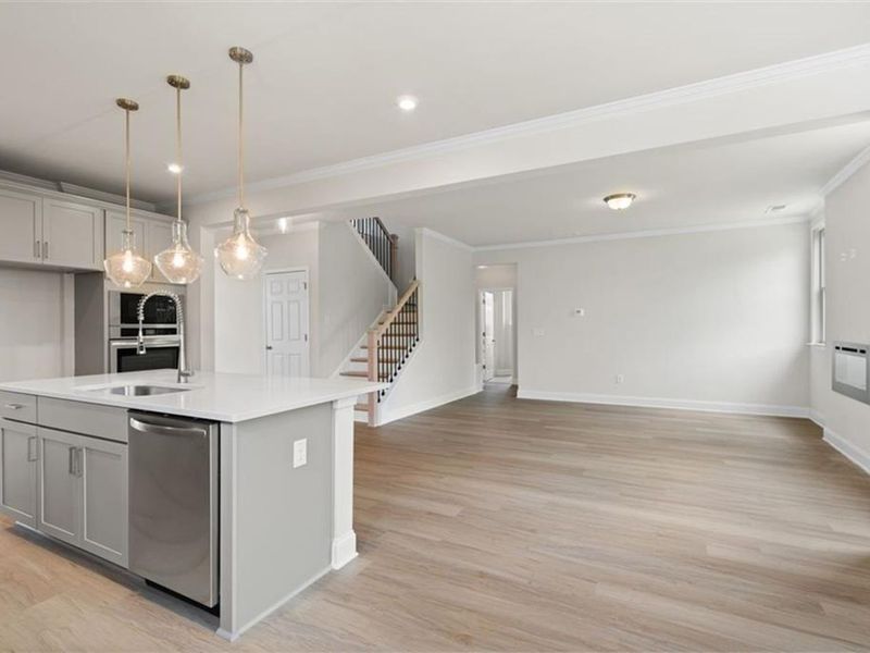 Image 33 of a home in Wehunt Meadows.