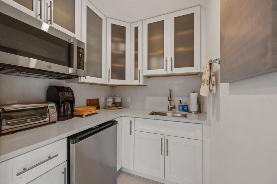 In-law-suite kitchenette