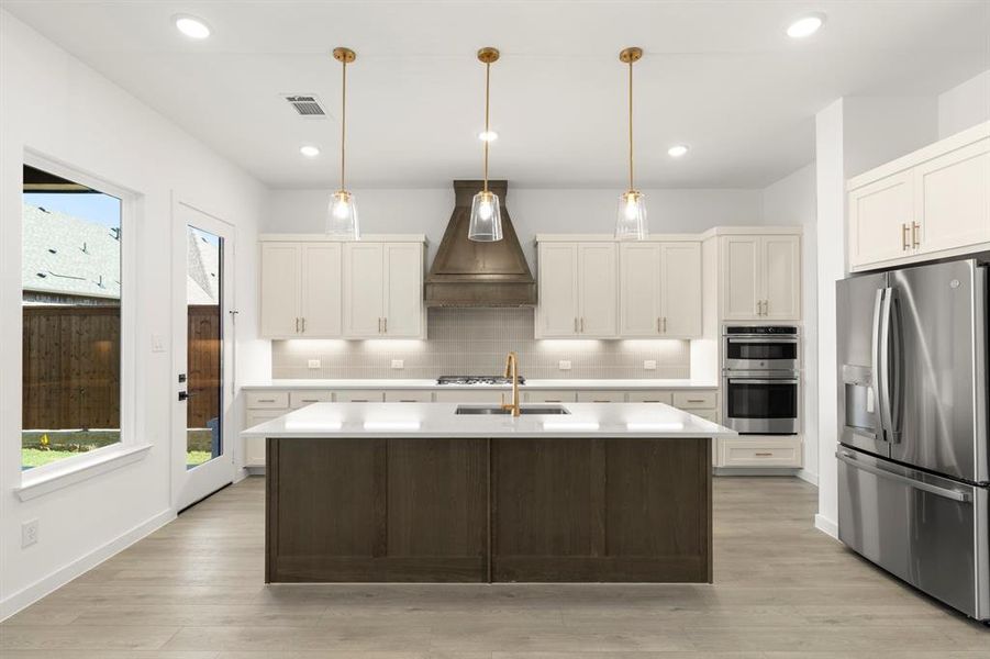 10. 1331 Eclipse - Kitchen 10. 1331 Eclipse - Kitchen