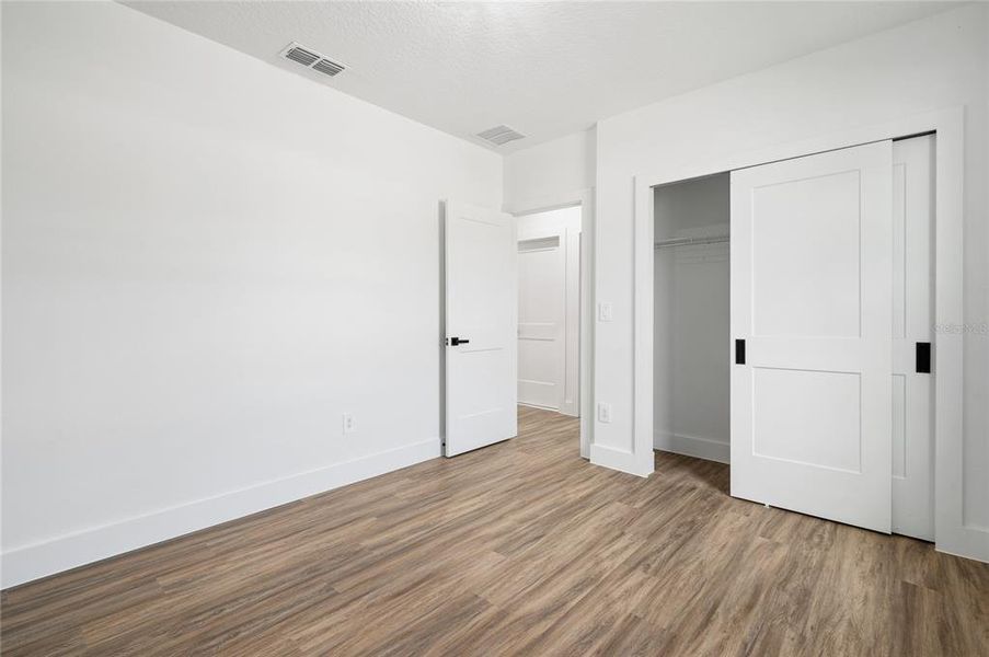 Spacious, unfurnished interior of a new home in , Deltona (Image 19).