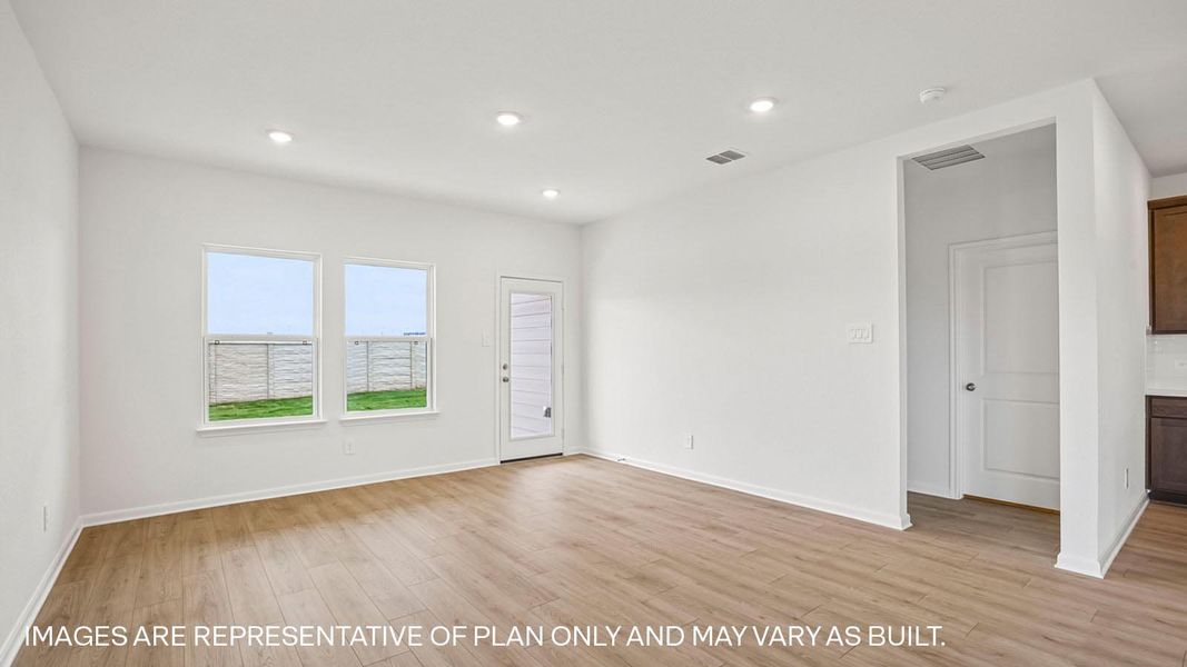 Representative unfurnished interior of a home built from the The Pierce by D.R. Horton in Briarwood, Elgin (Image 12).