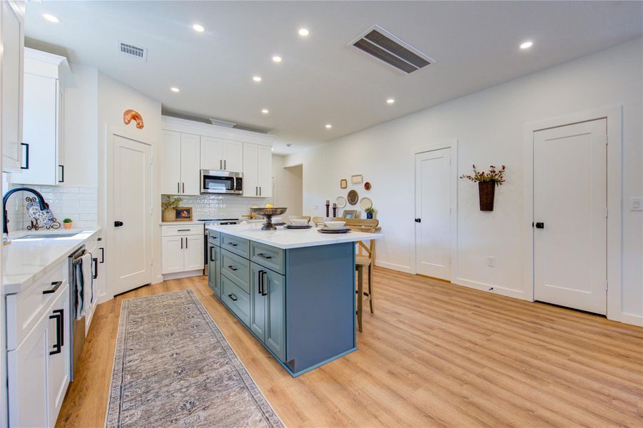 Furnished interior view inside a new home in , Bellville (Image 12).