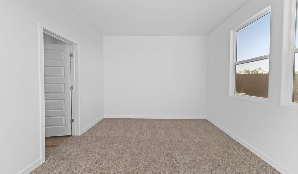 Spacious, unfurnished interior of a new home in Entrada Del Toro at Rancho Sahuarita, Sahuarita (Image 26).