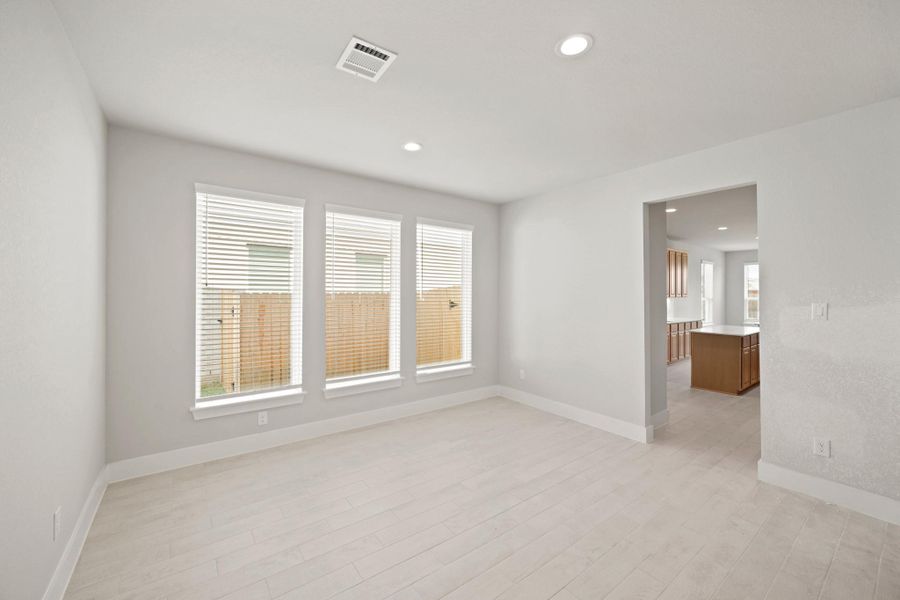 Spacious, unfurnished interior of a new home in Morton Creek Ranch, Katy (Image 9). Spacious, unfurnished interior of a new home in Morton Creek Ranch, Katy (Image 9).