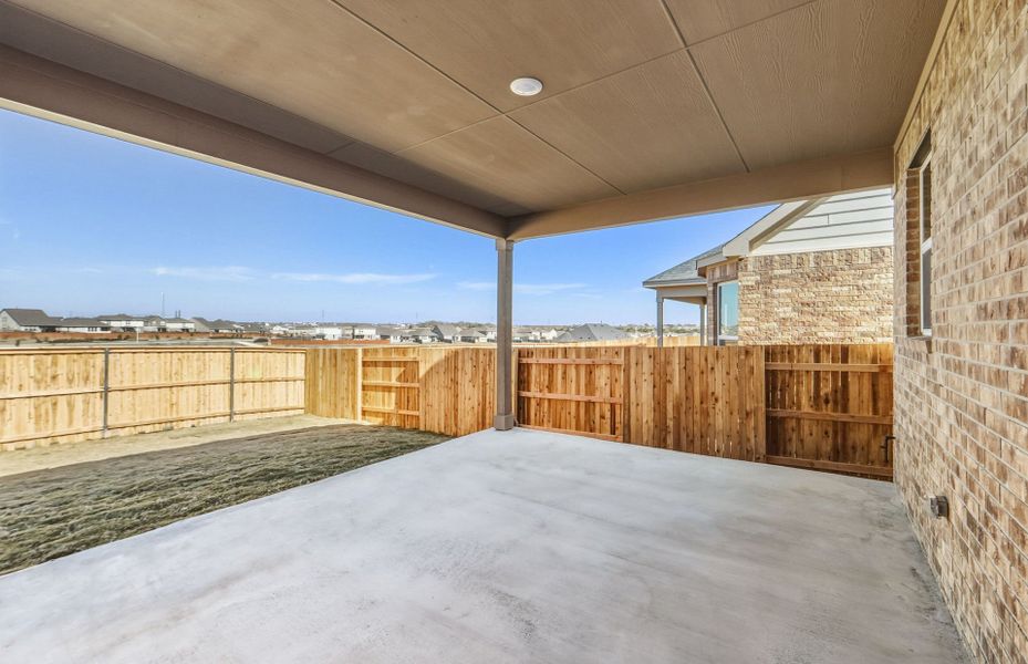 Exterior details and patio area of a home in Sunfield, Buda (Image 28).