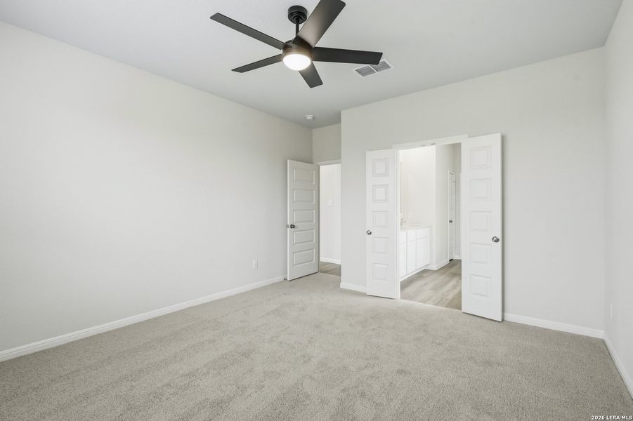 Spacious, unfurnished interior of a new home in Cinco Lakes, San Antonio (Image 18).