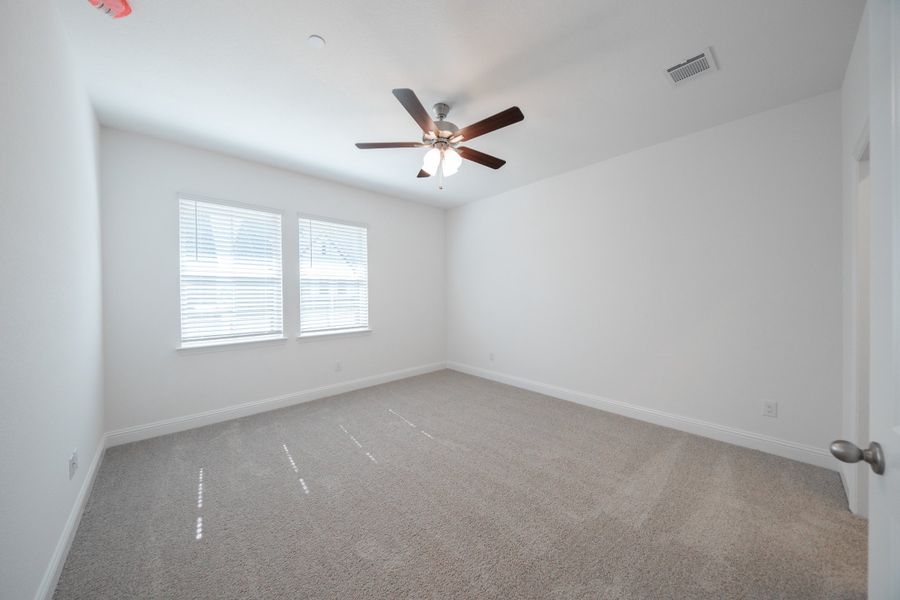 Spacious, unfurnished interior of a new home in Bayside, Rowlett (Image 17).