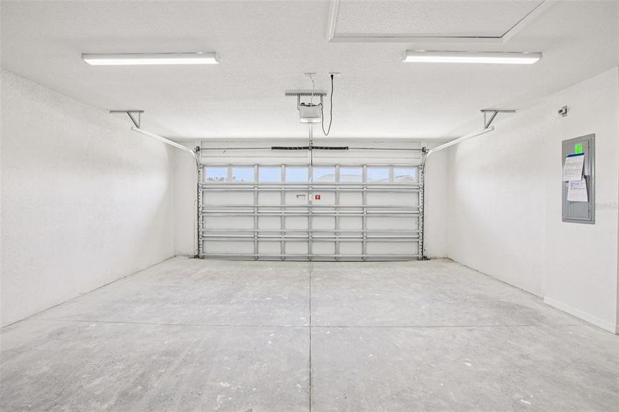 Spacious, unfurnished interior of a new home in , Bushnell (Image 21).