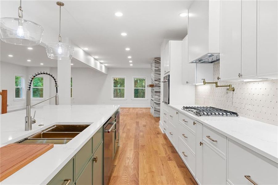 Furnished interior view inside a new home in , Atlanta (Image 6).