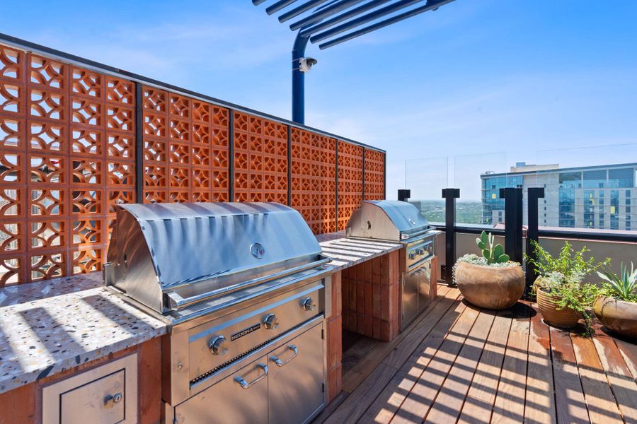 Grill area perfectly situated near the dining area