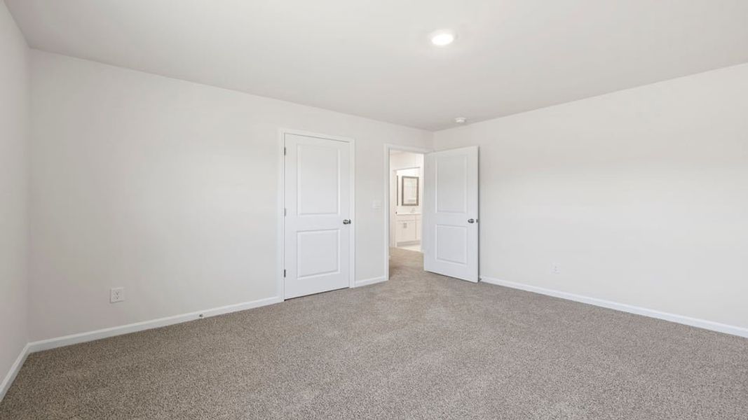 Spacious, unfurnished interior of a new home in Hunters Ridge, Woodruff (Image 25).