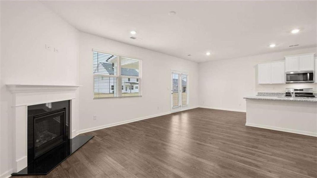 Spacious, unfurnished interior of a new home in Poplar Preserve, Newnan (Image 21).