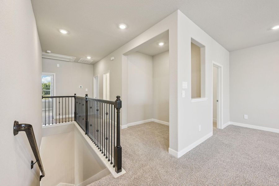 Spacious, unfurnished interior of a new home in Kemah Crossing - Luxe Series, Kemah (Image 34).
