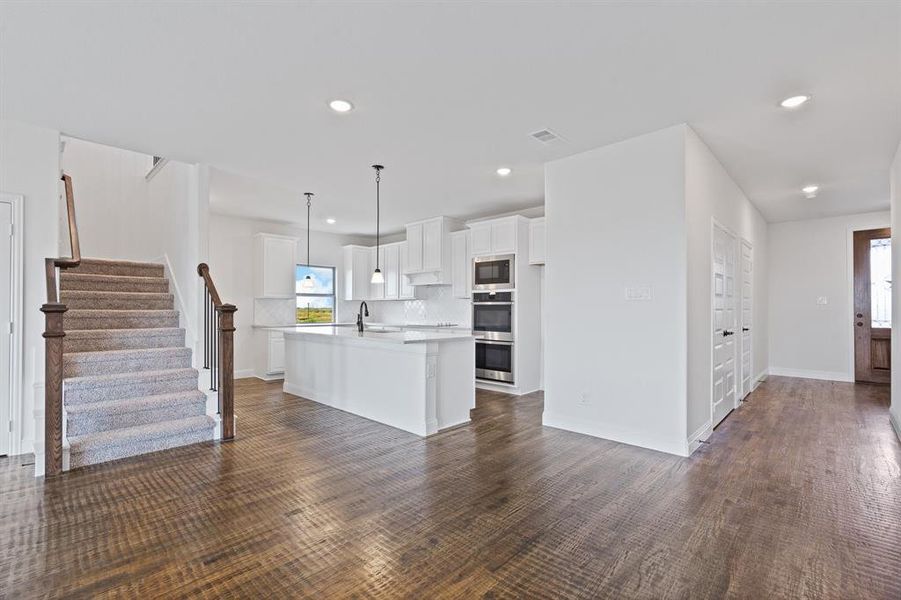 Spacious, unfurnished interior of a new home in , Venus (Image 33).