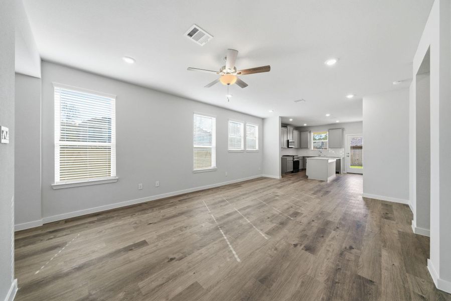 Spacious, unfurnished interior of a new home in Audubon, Magnolia (Image 27).