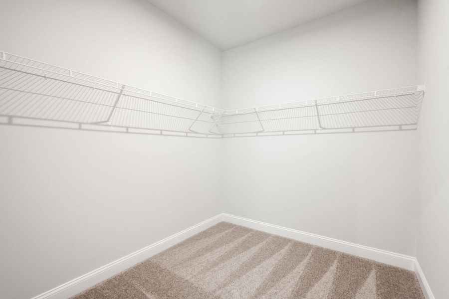 Spacious, unfurnished interior of a new home in Waterways, Richmond Hill (Image 16).